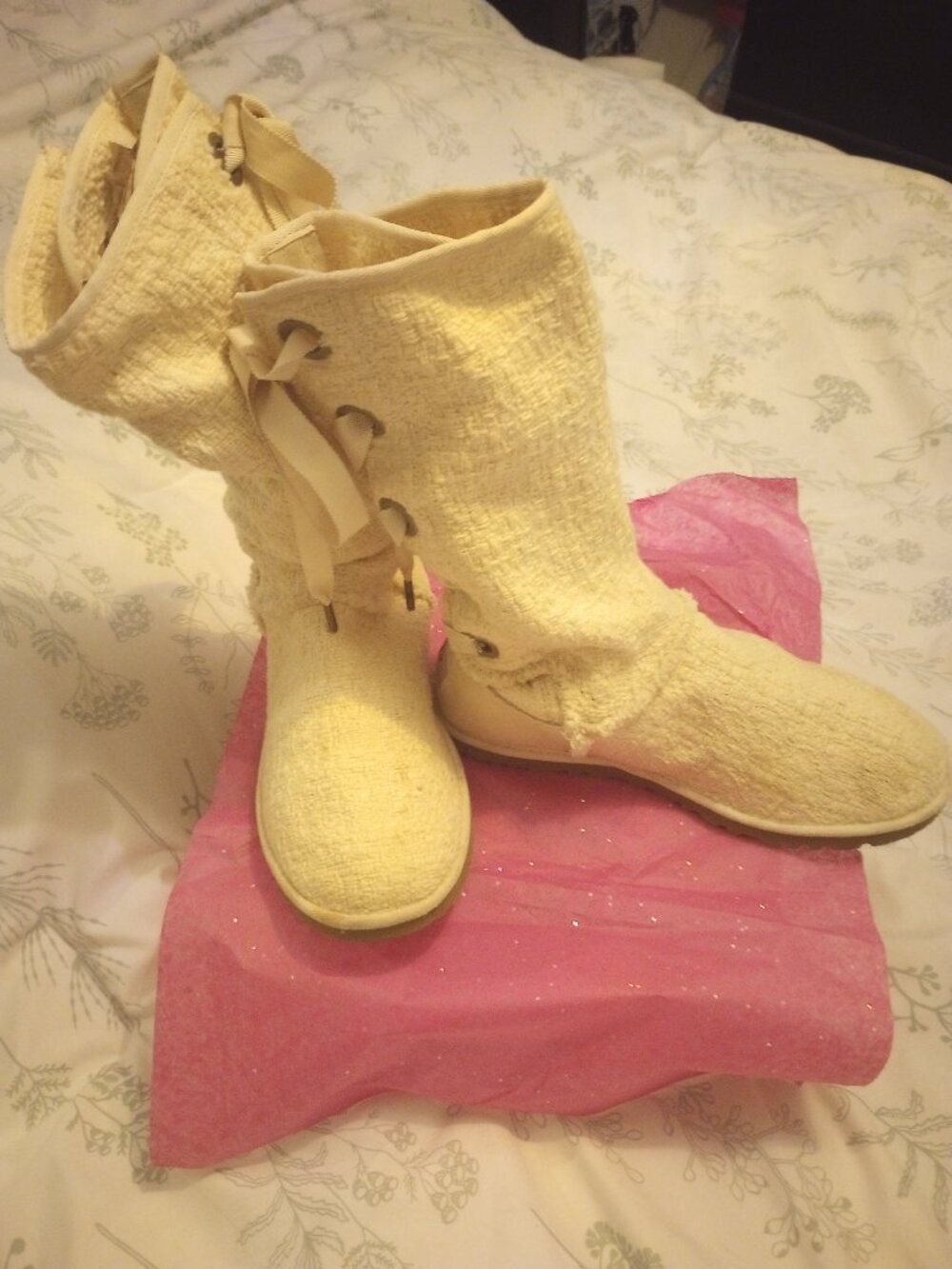 Uggs (original) textile & sheepskin boots sz 8 cream pre owned! - Picture 3 of 4